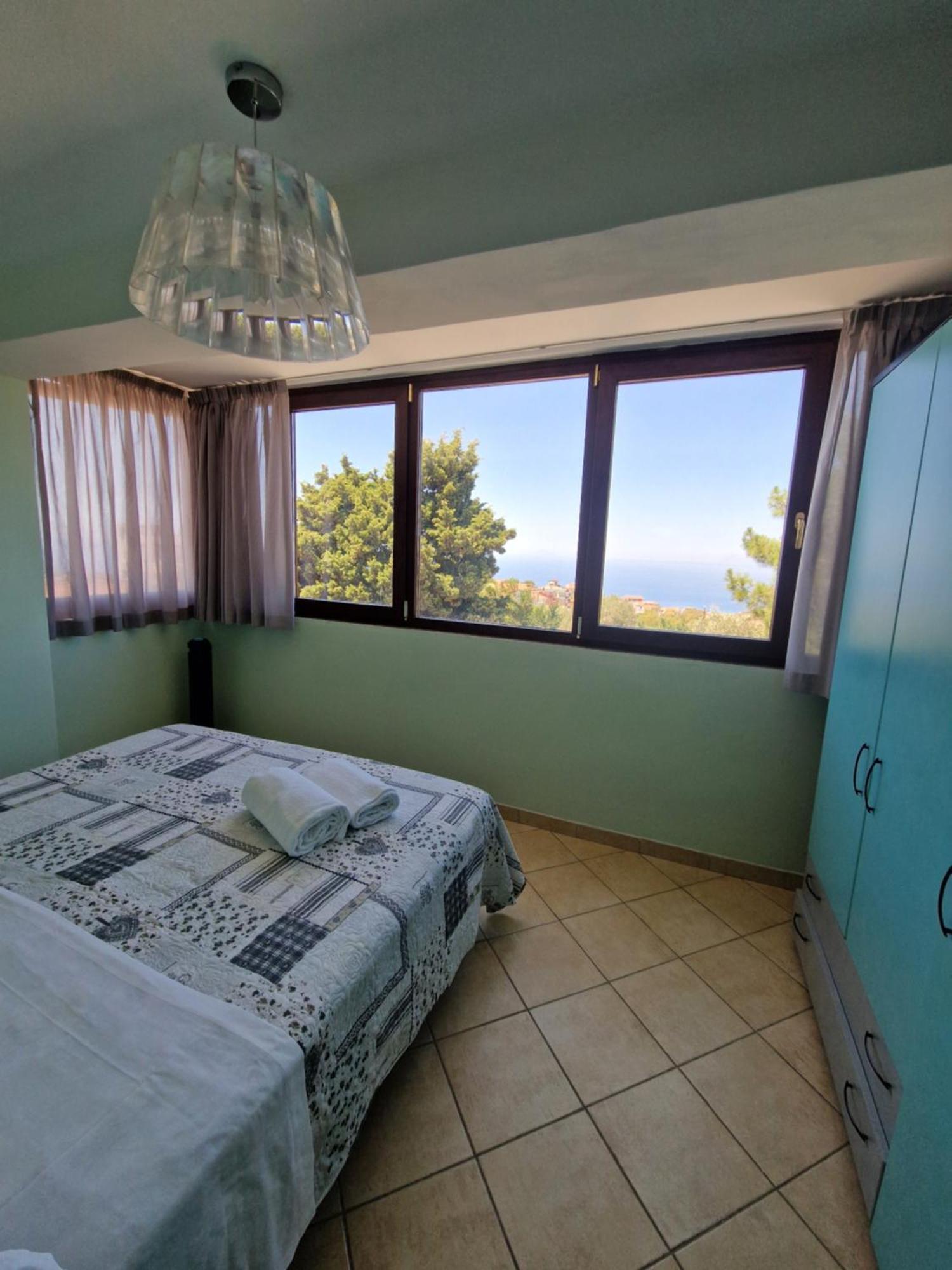 Franci E Aurora House Βίλα Capo dʼOrlando Εξωτερικό φωτογραφία